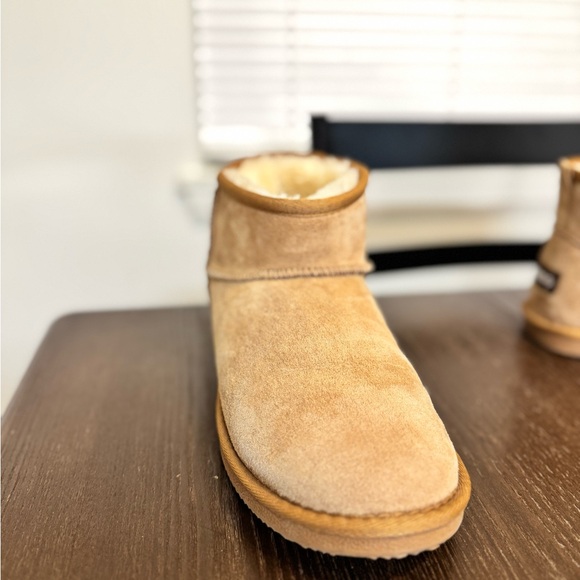 Lamo 4” Classic Boot Size 10 Women’s Pull on Boot Used/Slightly Worn See Pics - Picture 5 of 12